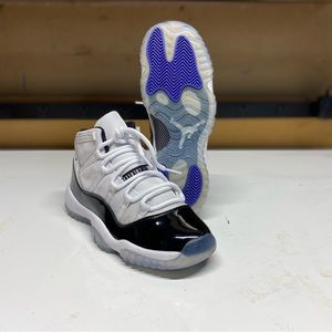 Air Jordan 11 Retro Concord 2018 Size 7y